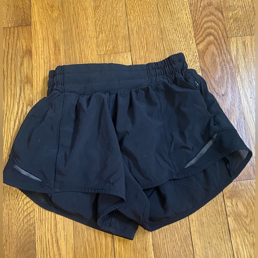 LULULEMON Hotty Hot 2.5 lined shorts, very good condition, lightly worn